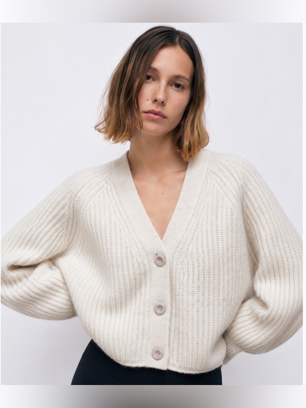 NWT Zara V-Neck Cozy Cream Off-White Cardigan Size Medium